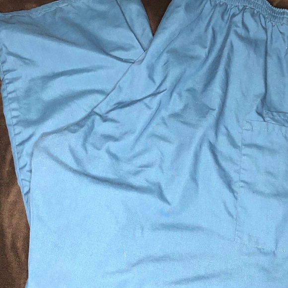 cherokee scrub set in Caribbean blue - Picture 2 of 5